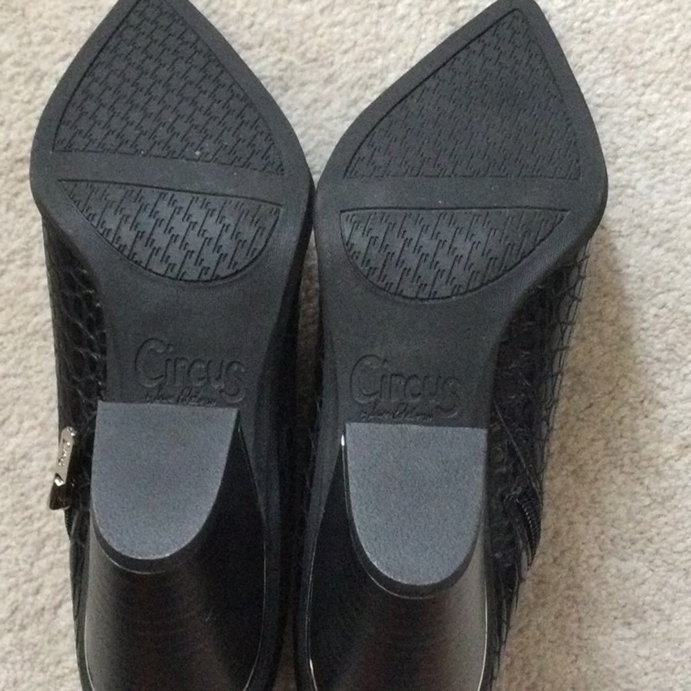SOLD NIB Circus by Sam Edelman Colleton Booties - Picture 8 of 9